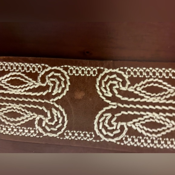 Coldwater Creek Brown Leather Belt with Cream Embroidered Detail - Picture 6 of 7